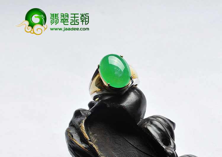 冰种阳绿缅甸翡翠A货戒面