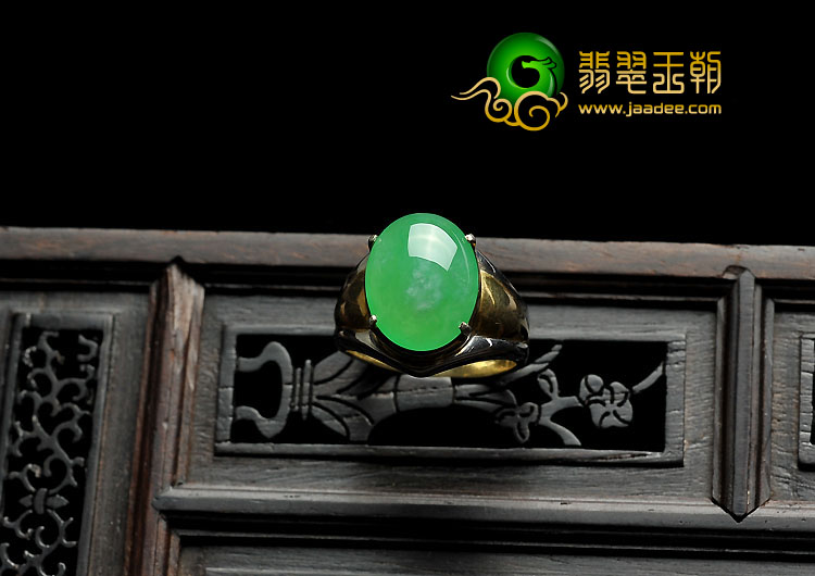 冰种阳绿缅甸翡翠A货戒面