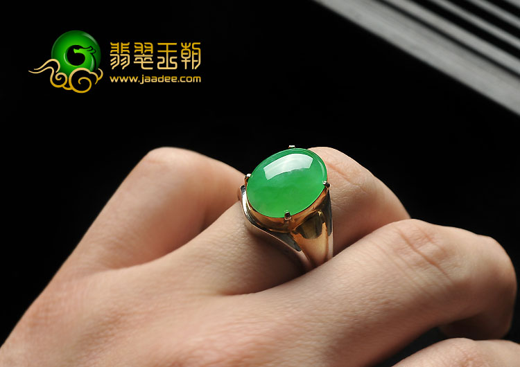 冰种阳绿缅甸翡翠A货戒面