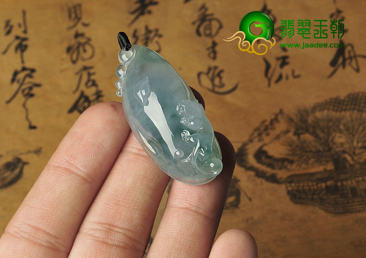 冰种飘花缅甸翡翠A货貔貅挂件