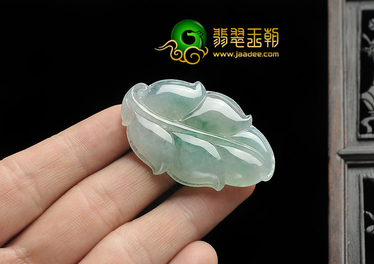 冰种飘翠缅甸翡翠A货叶子挂件