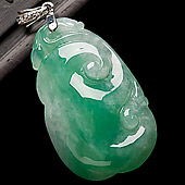 糯冰种翠色缅甸翡翠A货如意挂件