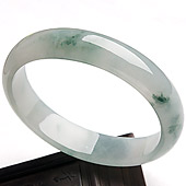 冰种飘花缅甸翡翠A货贵妃镯（56-49.1mm）