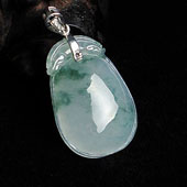 冰种飘花缅甸翡翠A货福瓜挂件