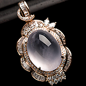 玻璃种强莹光缅甸翡翠A货镶金胸坠（真钻）