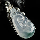 冰种飘花缅甸翡翠A货镶银如意胸坠（水钻）