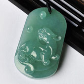 冰种晴水缅甸翡翠A货龙牌挂件