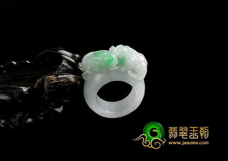糯冰种飘翠缅甸翡翠A货貔貅指环