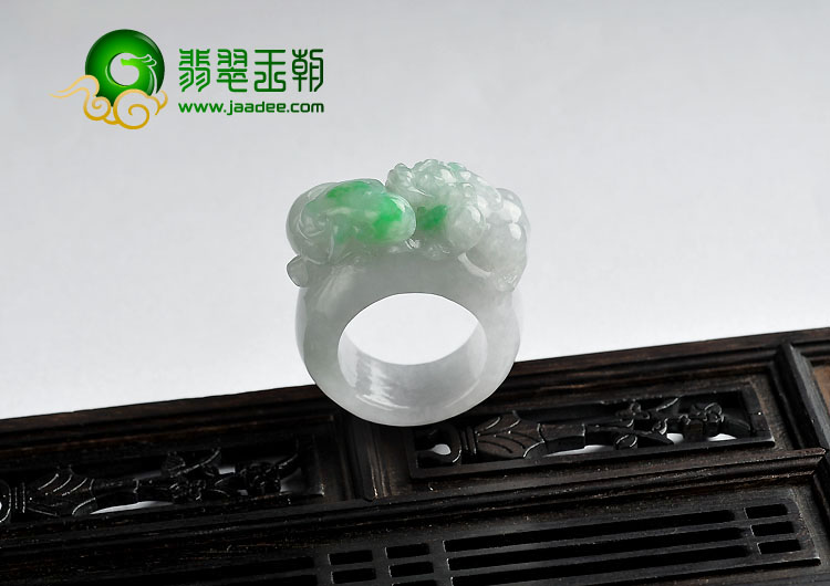 糯冰种飘翠缅甸翡翠A货貔貅指环
