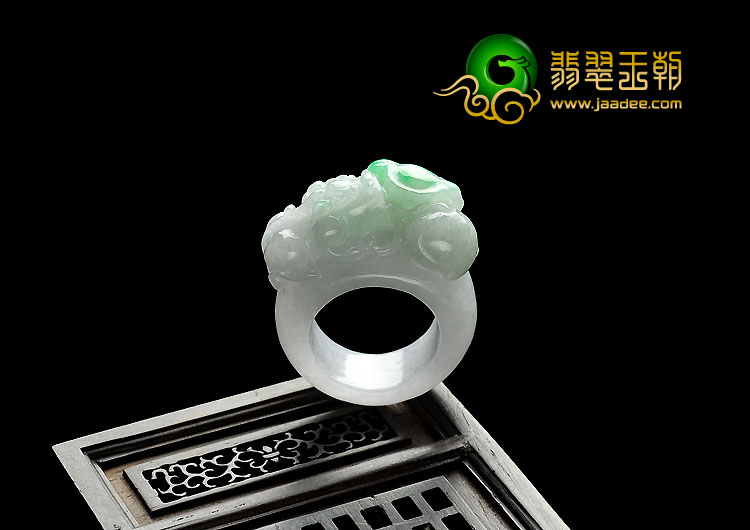 糯冰种飘翠缅甸翡翠A货貔貅指环