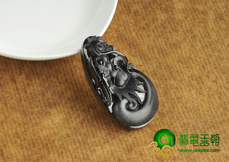 冰（乌鸡）种黑色缅甸翡翠A货龙头挂件
