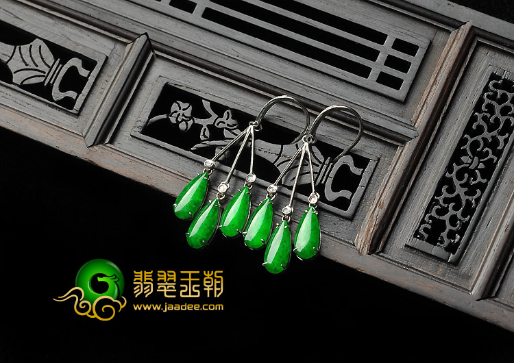 玻璃种阳绿满绿缅甸翡翠A货镶白金耳坠（真钻）