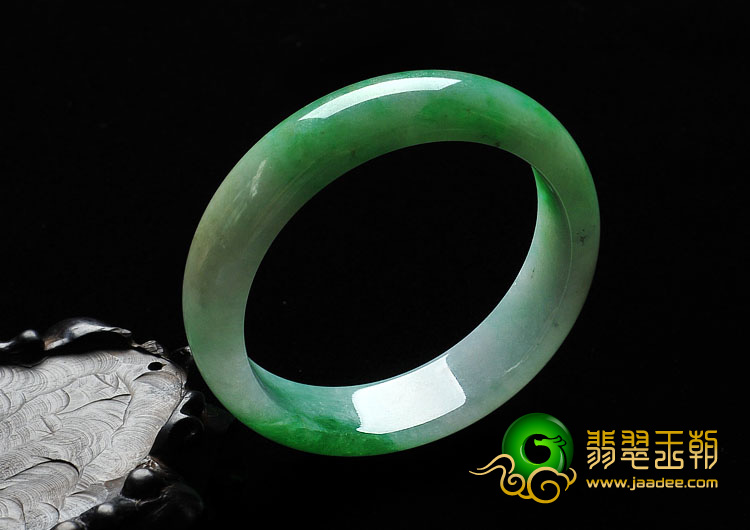 糯冰种阳绿缅甸翡翠A货手镯（59.8mm）