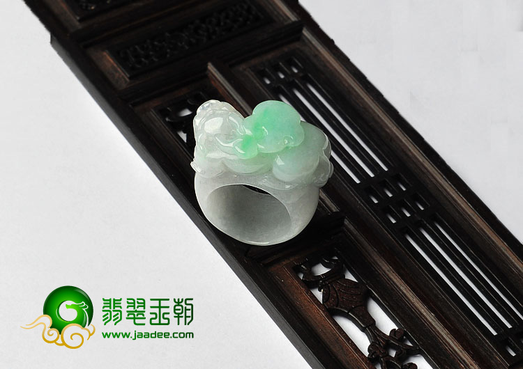 糯冰种飘翠缅甸翡翠A货貔貅指环