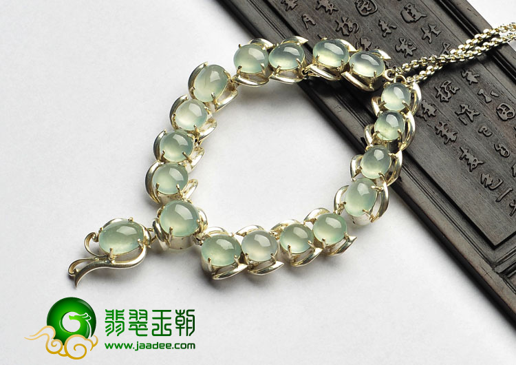 冰玻种淡晴水缅甸翡翠A货项链面