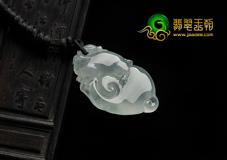 冰玻种淡晴水缅甸翡翠A货貔貅挂件