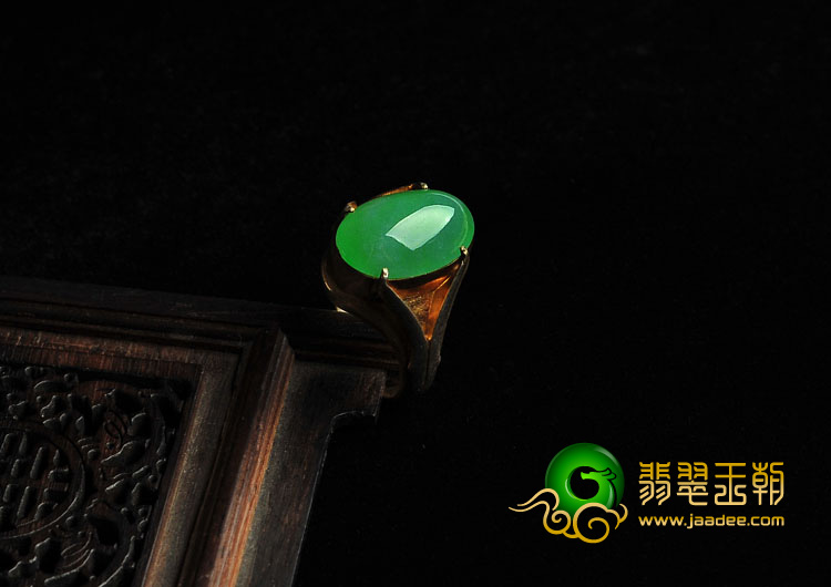 冰种阳绿缅甸翡翠A货戒面