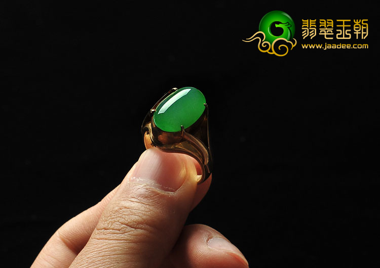 冰种阳绿缅甸翡翠A货戒面