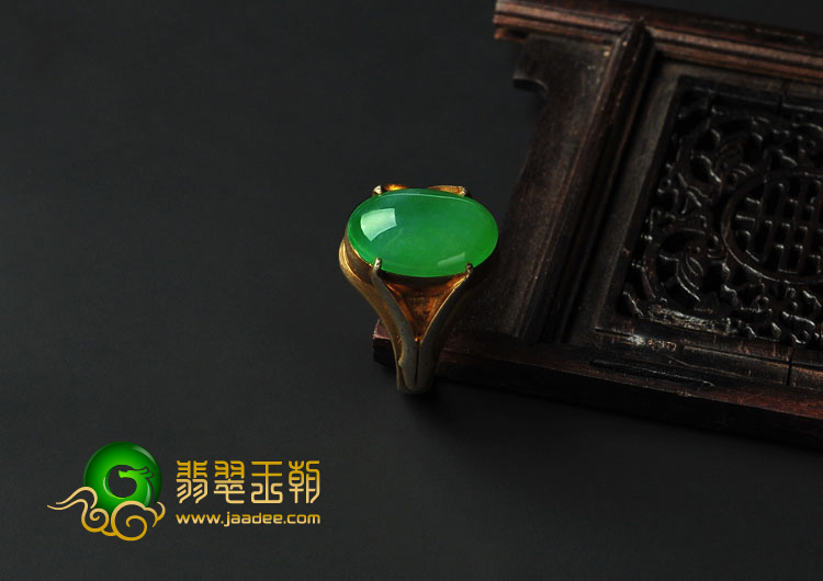 冰种阳绿缅甸翡翠A货戒面