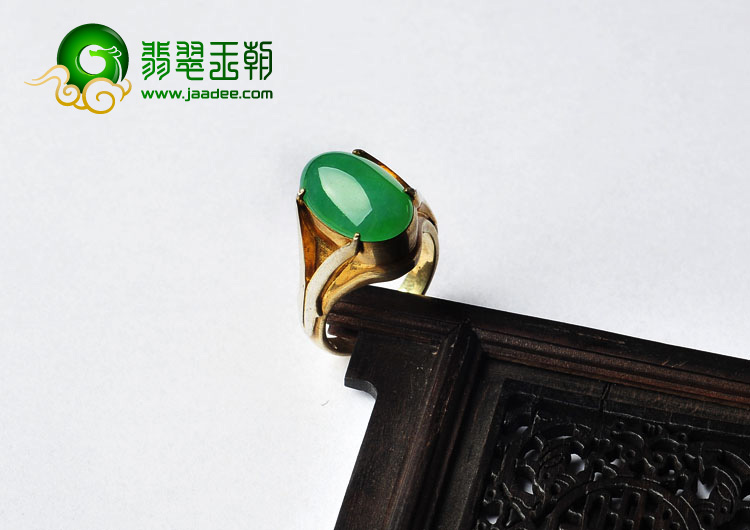 冰种阳绿缅甸翡翠A货戒面