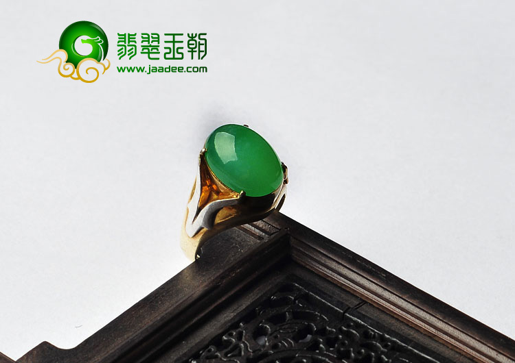 冰种阳绿缅甸翡翠A货戒面