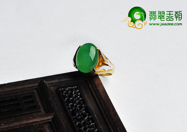 冰种阳绿缅甸翡翠A货戒面