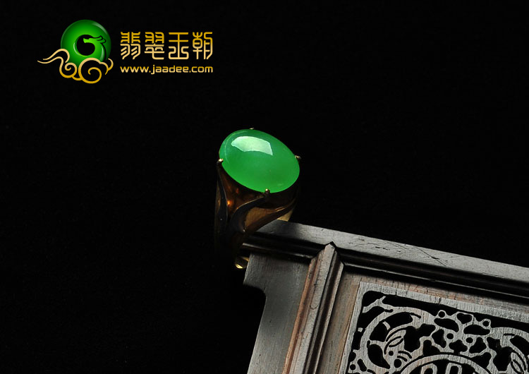 冰种阳绿缅甸翡翠A货戒面