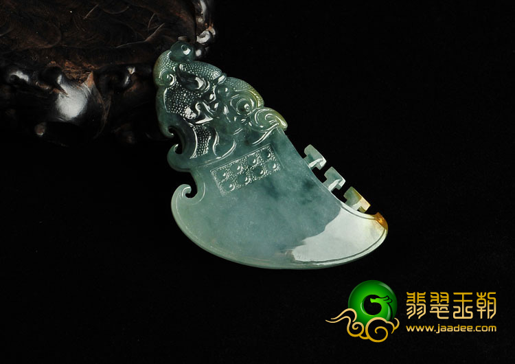 冰种飘花略带黄翡缅甸翡翠A货府中有龙挂件