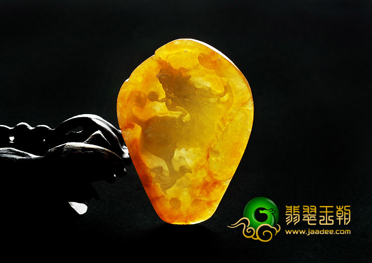 冰种黄翡缅甸翡翠A货仿古龙牌挂件