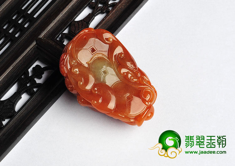 糯冰种红翡缅甸翡翠A货貔貅挂件