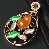 冰（玻璃种）三彩缅甸翡翠A货镶玫瑰金花型胸坠（真钻）