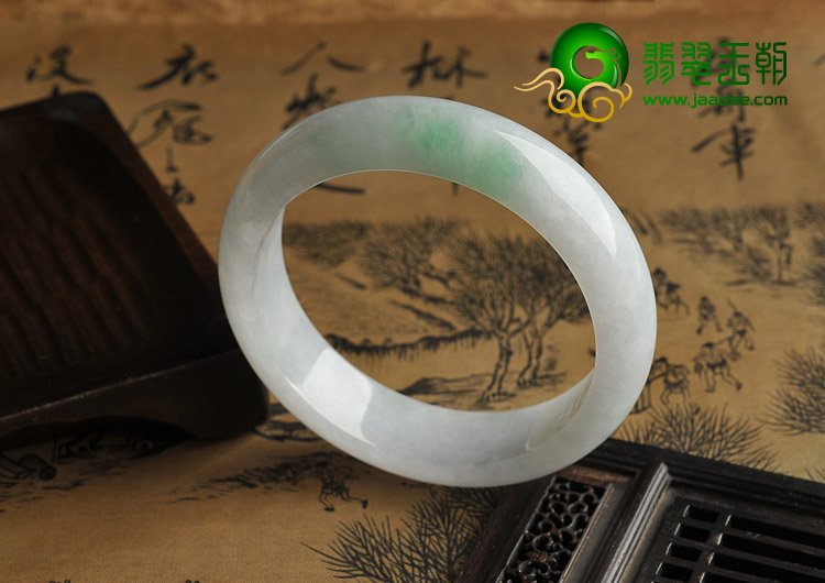 糯冰种白底青缅甸翡翠A货手镯（58.5mm）
