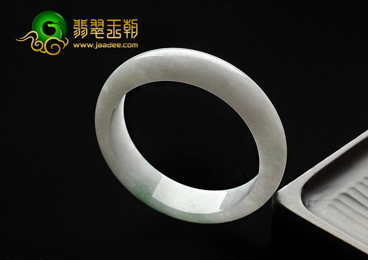 糯冰种白底青缅甸翡翠A货手镯（58.5mm）
