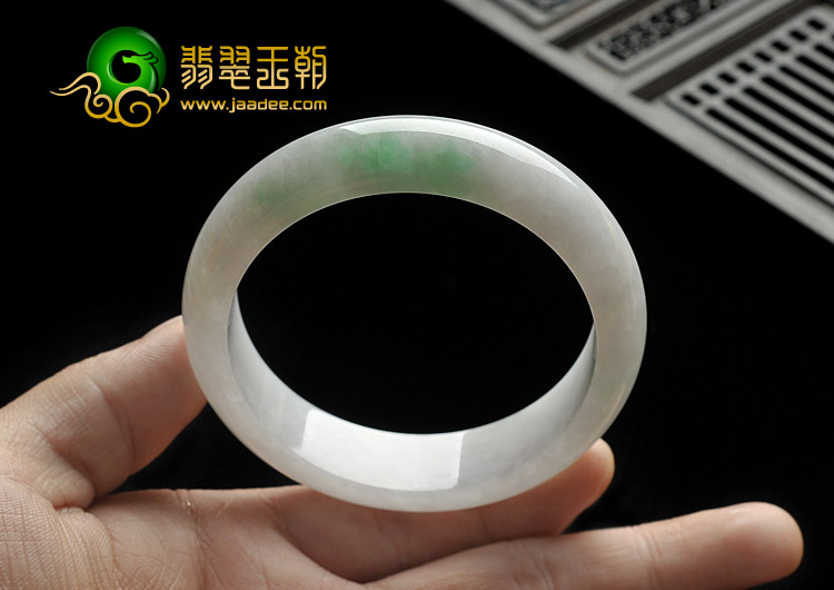 糯冰种白底青缅甸翡翠A货手镯（58.5mm）