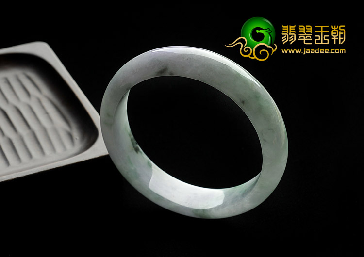 糯冰种春带彩缅甸翡翠A货手镯（57.8mm）