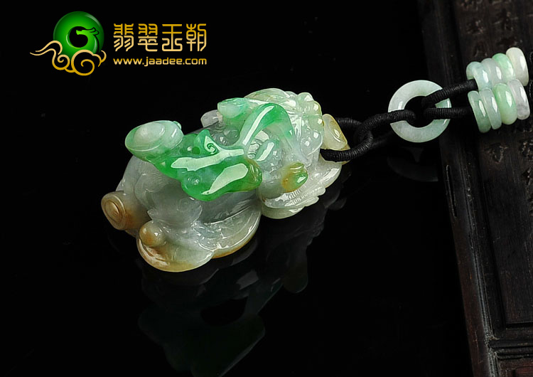 糯冰种三彩缅甸翡翠A货貔貅挂件