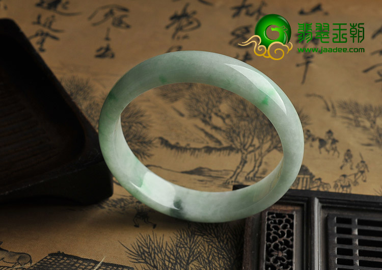 糯冰种飘翠缅甸翡翠A货手镯（56.2mm）