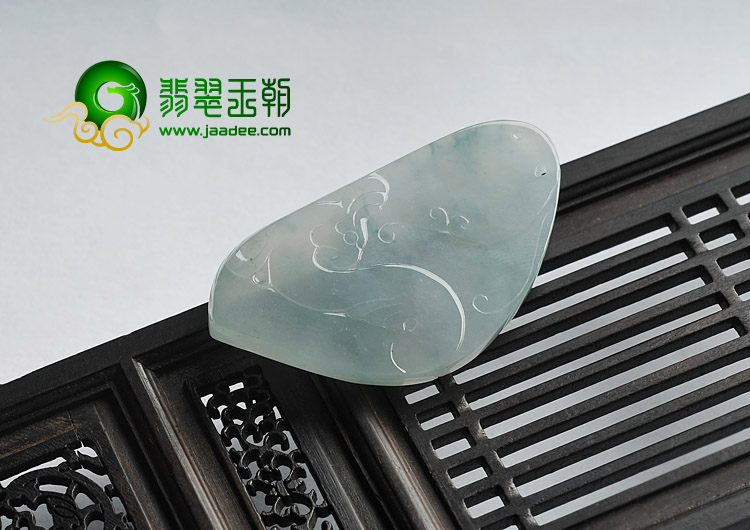 冰种略飘花缅甸翡翠A货观音头挂件