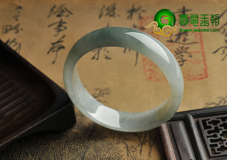 糯冰种飘花缅甸翡翠A货贵妃镯（57-51.6mm）