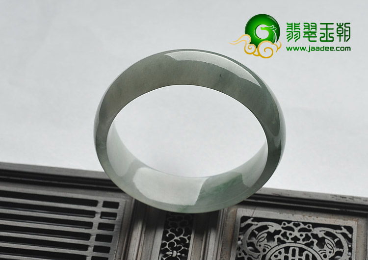 糯冰种飘花缅甸翡翠A货贵妃镯（53.3-48.9mm）