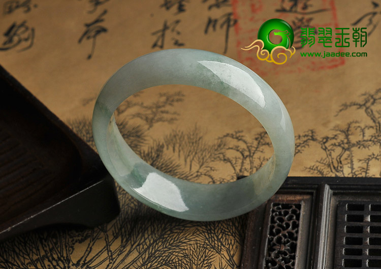 糯冰种飘花缅甸翡翠A货贵妃镯（53.3-48.9mm）
