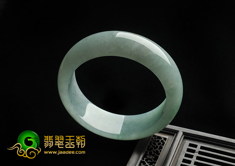 糯冰种绿晴水缅甸翡翠A货手镯（59.5mm）