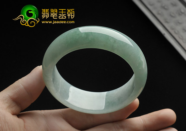 糯冰种绿晴水缅甸翡翠A货手镯（59.5mm）