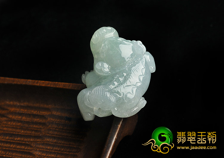 冰种晴水缅甸翡翠A货貔貅挂件