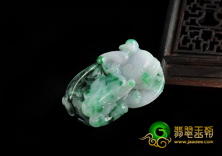 糯冰种飘翠缅甸翡翠A货貔貅挂件