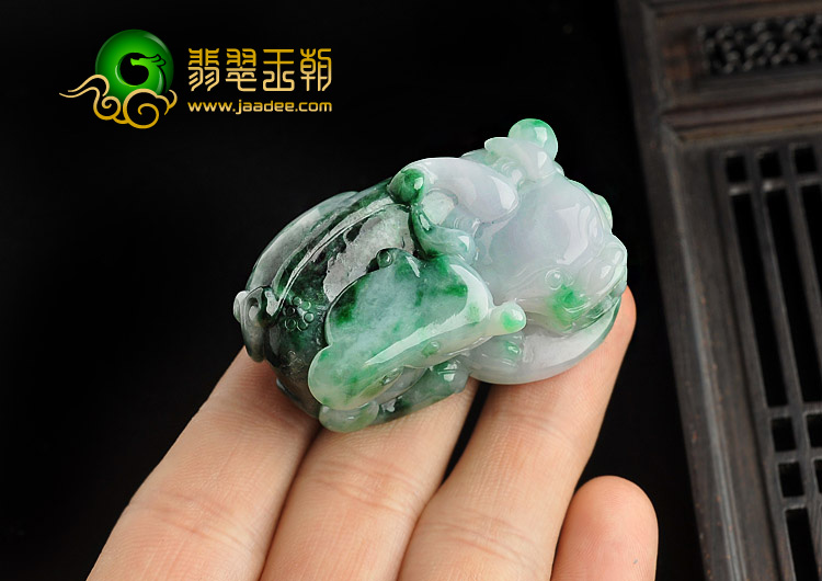 糯冰种飘翠缅甸翡翠A货貔貅挂件