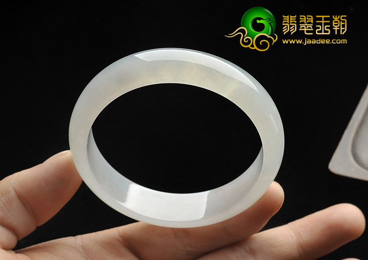 冰种淡晴水缅甸翡翠A货手镯（58.9mm）