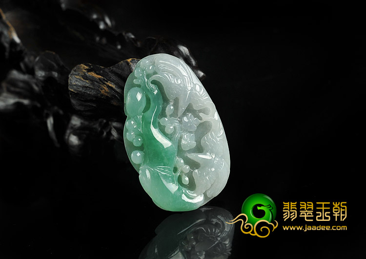 糯冰种翠色缅甸翡翠A货比翼双飞挂件