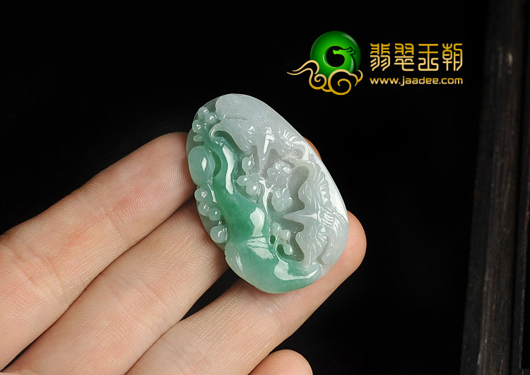 糯冰种翠色缅甸翡翠A货比翼双飞挂件