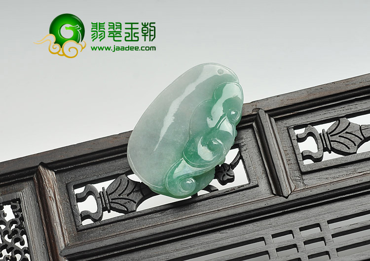 糯冰种翠色缅甸翡翠A货比翼双飞挂件